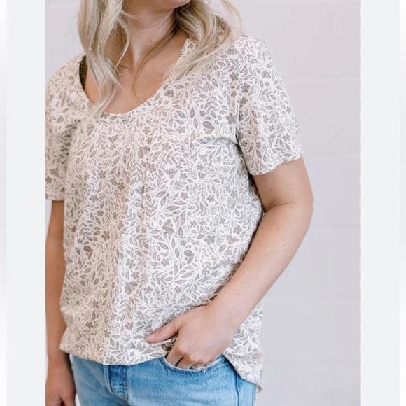 Jax + Lennon Tops - NWT JAX & LENNON Floral Tee *different colorway